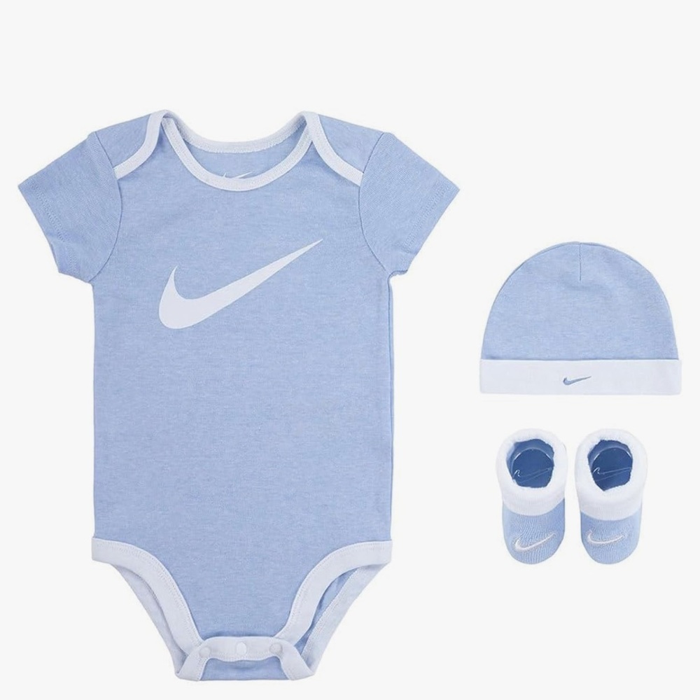 Nike Newborn Gift set- bodysuit, booties and hat